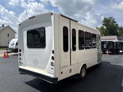2017 Ford E-450 SD   - Photo 5 - Rushville, IN 46173