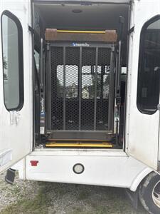 2017 Ford E-450 SD   - Photo 4 - Rushville, IN 46173