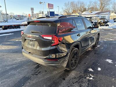 2022 GMC Terrain SLE   - Photo 5 - Rushville, IN 46173