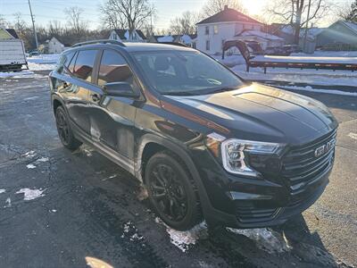 2022 GMC Terrain SLE   - Photo 4 - Rushville, IN 46173