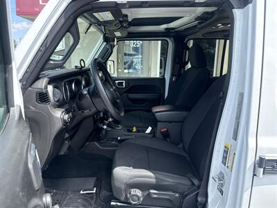 2021 Jeep Gladiator Willys Sport - Photo 8 - Rushville, IN 46173