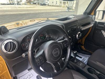 2014 Jeep Wrangler Unlimited Sahara   - Photo 9 - Rushville, IN 46173