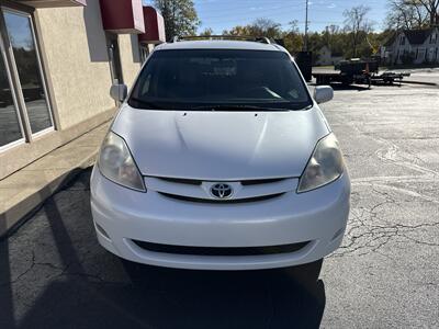 2010 Toyota Sienna XLE - Photo 3 - Rushville, IN 46173