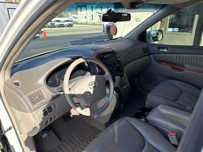 2010 Toyota Sienna XLE - Photo 9 - Rushville, IN 46173