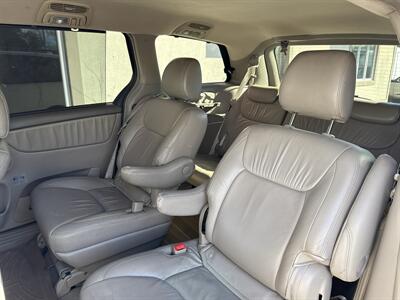 2010 Toyota Sienna XLE - Photo 11 - Rushville, IN 46173