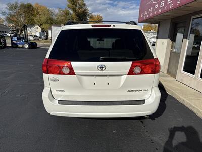 2010 Toyota Sienna XLE - Photo 6 - Rushville, IN 46173