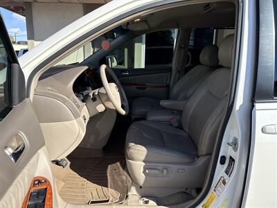 2010 Toyota Sienna XLE - Photo 8 - Rushville, IN 46173