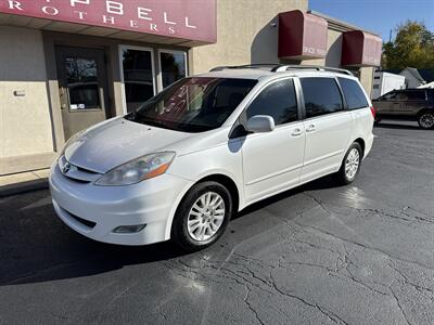 2010 Toyota Sienna XLE - Photo 2 - Rushville, IN 46173