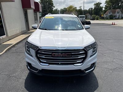 2024 GMC Terrain SLT   - Photo 4 - Rushville, IN 46173