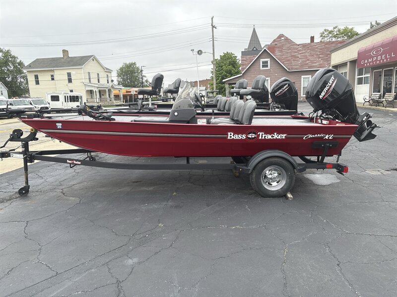 2024 Tracker Bass Tracker Classic XL  
