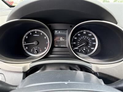2017 Hyundai SANTA FE SE   - Photo 15 - Rushville, IN 46173