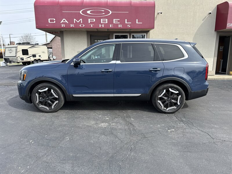 2023 Kia Telluride S  