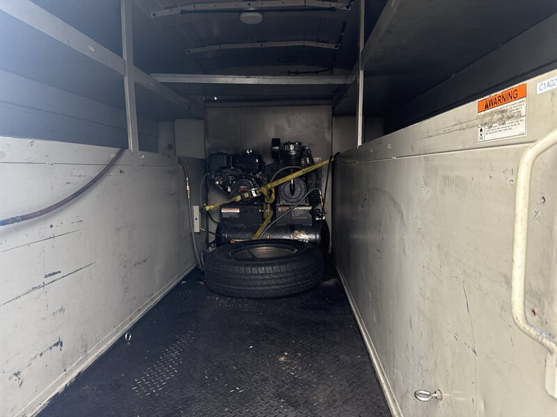 2012 Chevrolet Express 3500 Cutaway photo 3