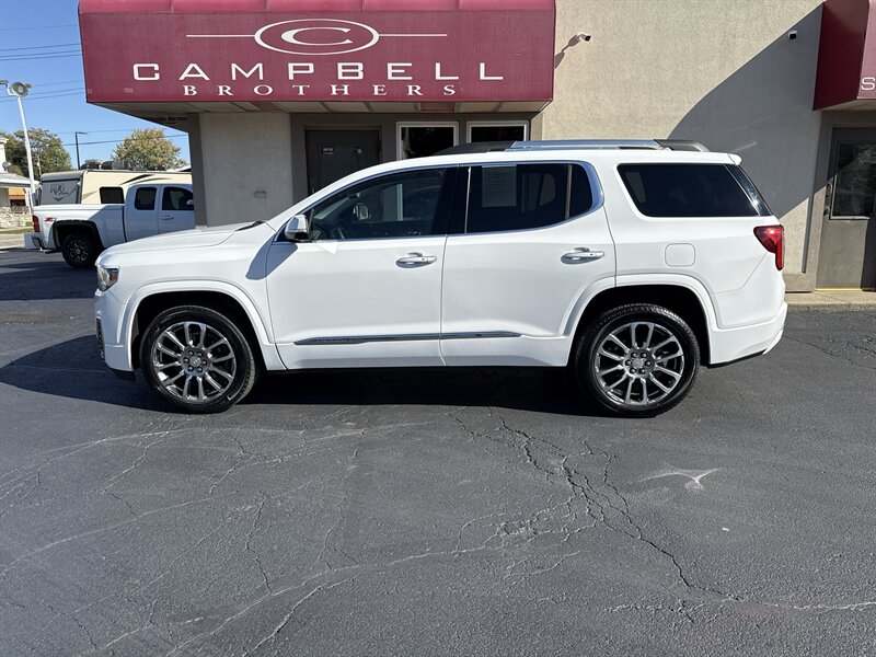2022 GMC Acadia Denali  