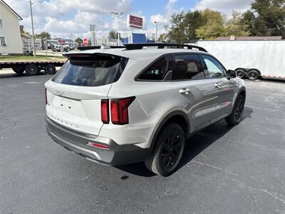2022 Kia Sorento X-Line S - Photo 5 - Rushville, IN 46173