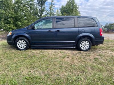 2008 Chrysler Town and Country LX   - Photo 1 - Rushville, IN 46173