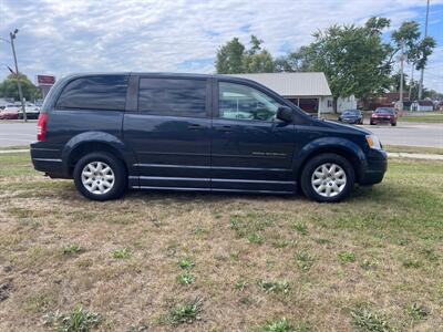 2008 Chrysler Town and Country LX   - Photo 5 - Rushville, IN 46173