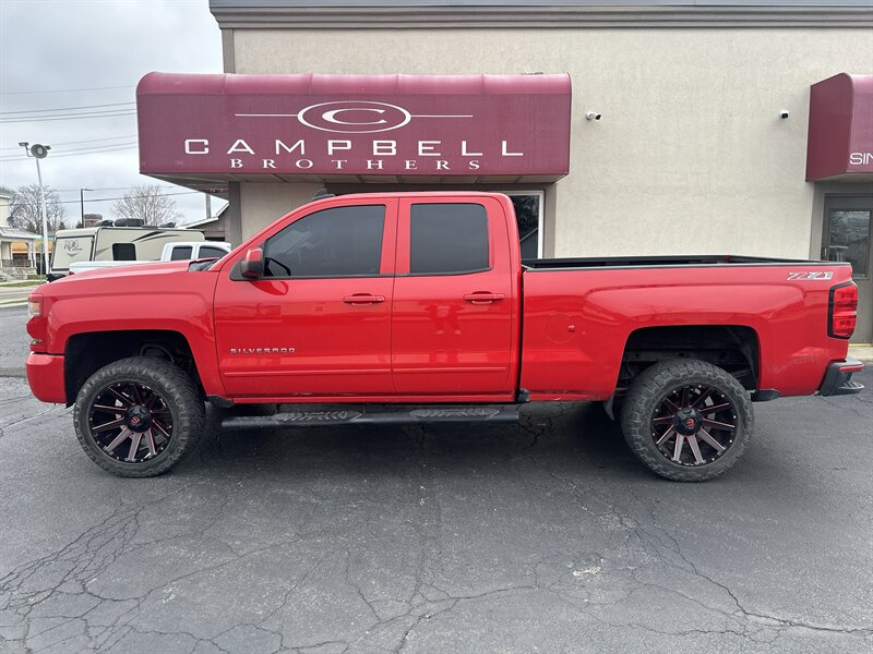 2017 Chevrolet Silverado 1500 LT   - Photo 1 - Rushville, IN 46173