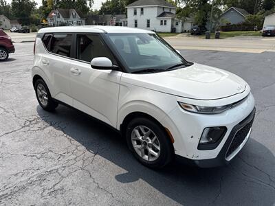 2022 Kia Soul LX   - Photo 4 - Rushville, IN 46173