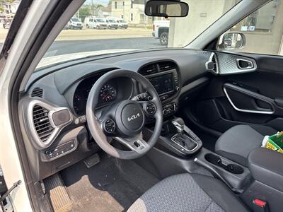 2022 Kia Soul LX   - Photo 10 - Rushville, IN 46173