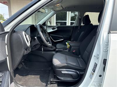 2022 Kia Soul LX   - Photo 9 - Rushville, IN 46173