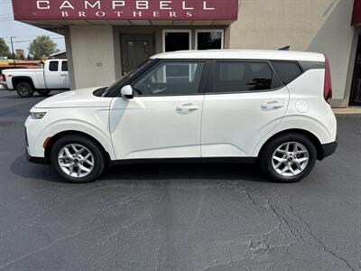 2022 Kia Soul LX   - Photo 1 - Rushville, IN 46173