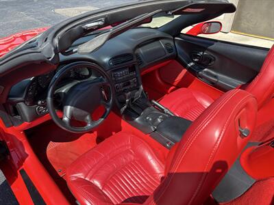 2004 Chevrolet Corvette Convertible - Photo 9 - Rushville, IN 46173