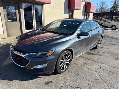 2021 Chevrolet Malibu RS   - Photo 2 - Rushville, IN 46173