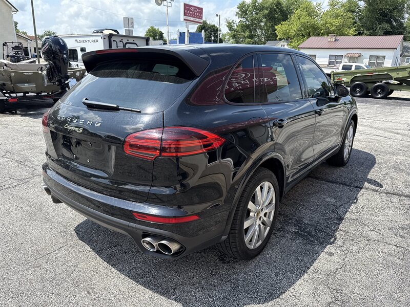 2017 Porsche Cayenne S E-Hybrid  