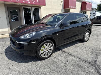 2017 Porsche Cayenne S E-Hybrid   - Photo 6 - Rushville, IN 46173