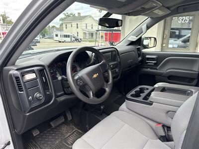 2017 Chevrolet Silverado 1500 Custom   - Photo 10 - Rushville, IN 46173