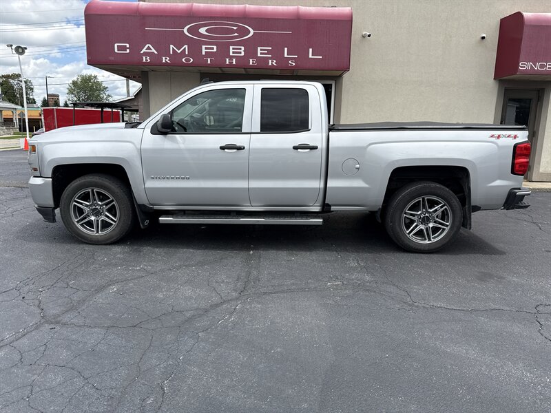 2017 Chevrolet Silverado 1500 Custom   - Photo 1 - Rushville, IN 46173
