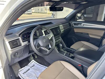 2022 Volkswagen Atlas Cross Sport V6 SE 4Motion   - Photo 9 - Rushville, IN 46173