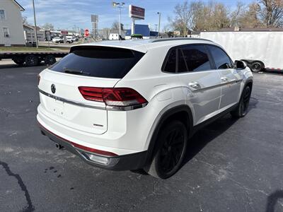 2022 Volkswagen Atlas Cross Sport V6 SE 4Motion   - Photo 5 - Rushville, IN 46173