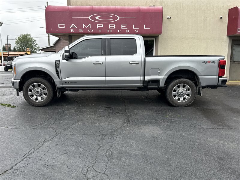 2023 Ford F-350 Super Duty Lariat   - Photo 1 - Rushville, IN 46173