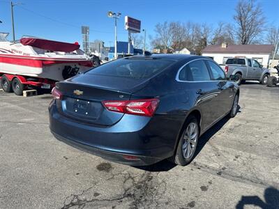 2020 Chevrolet Malibu LT   - Photo 5 - Rushville, IN 46173