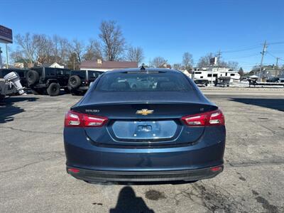 2020 Chevrolet Malibu LT   - Photo 6 - Rushville, IN 46173