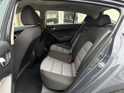 2016 Kia Forte5 LX   - Photo 10 - Rushville, IN 46173