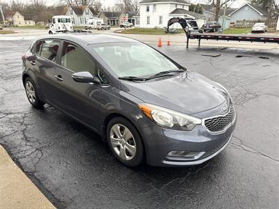 2016 Kia Forte5 LX   - Photo 4 - Rushville, IN 46173