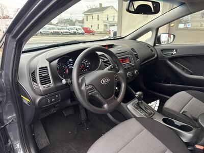 2016 Kia Forte5 LX   - Photo 9 - Rushville, IN 46173
