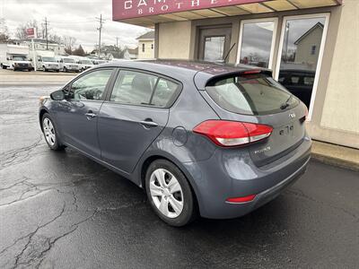 2016 Kia Forte5 LX   - Photo 7 - Rushville, IN 46173