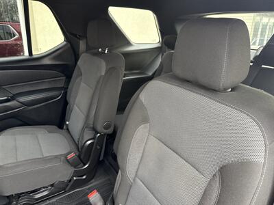 2023 Chevrolet Traverse LT Cloth   - Photo 11 - Rushville, IN 46173