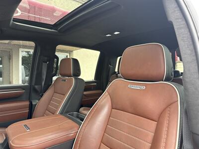 2024 GMC Sierra 3500 Denali Ultimate   - Photo 13 - Rushville, IN 46173