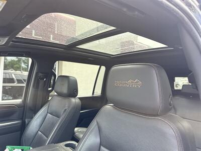 2022 Chevrolet Suburban High Country   - Photo 12 - Rushville, IN 46173