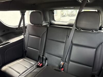 2022 Chevrolet Suburban High Country   - Photo 15 - Rushville, IN 46173