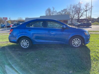 2019 Chevrolet Sonic LT Auto   - Photo 5 - Rushville, IN 46173