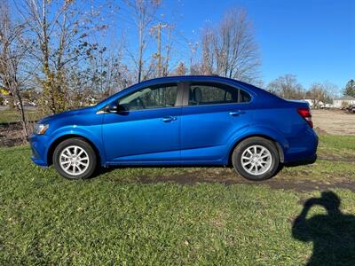 2019 Chevrolet Sonic LT Auto   - Photo 1 - Rushville, IN 46173