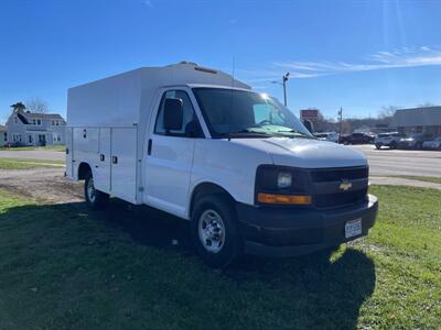 2017 Chevrolet Express 3500   - Photo 4 - Rushville, IN 46173