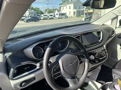 2023 Chrysler Pacifica Touring L - Photo 9 - Rushville, IN 46173