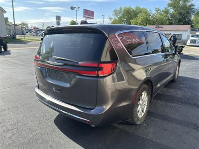 2023 Chrysler Pacifica Touring L - Photo 5 - Rushville, IN 46173